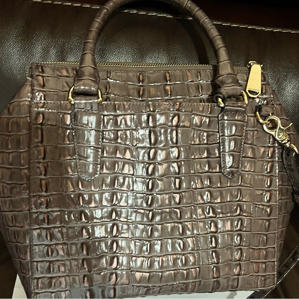 Brahmin Brown/gold Crocodile Embossed Shoulder Bag - Picture 3 of 7